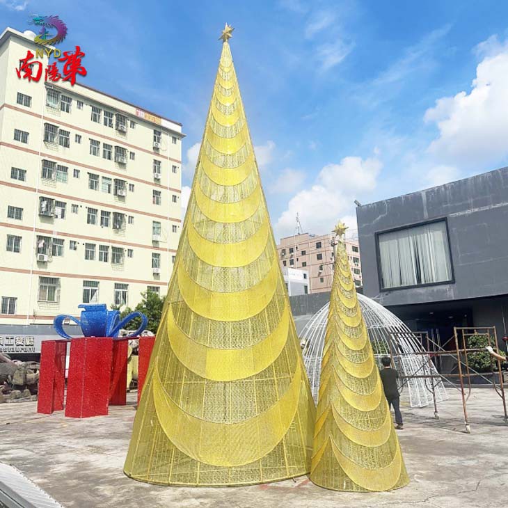 Large Outdoor Lighted Christmas Tree