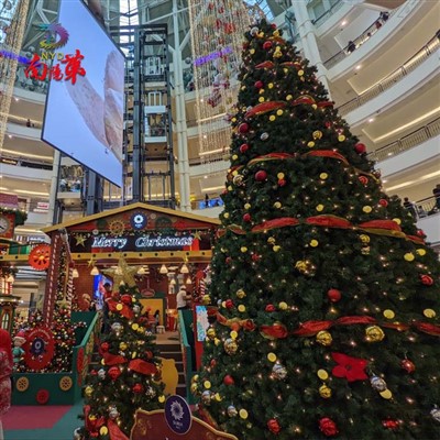 Giant Tower Nwèl Pye bwa